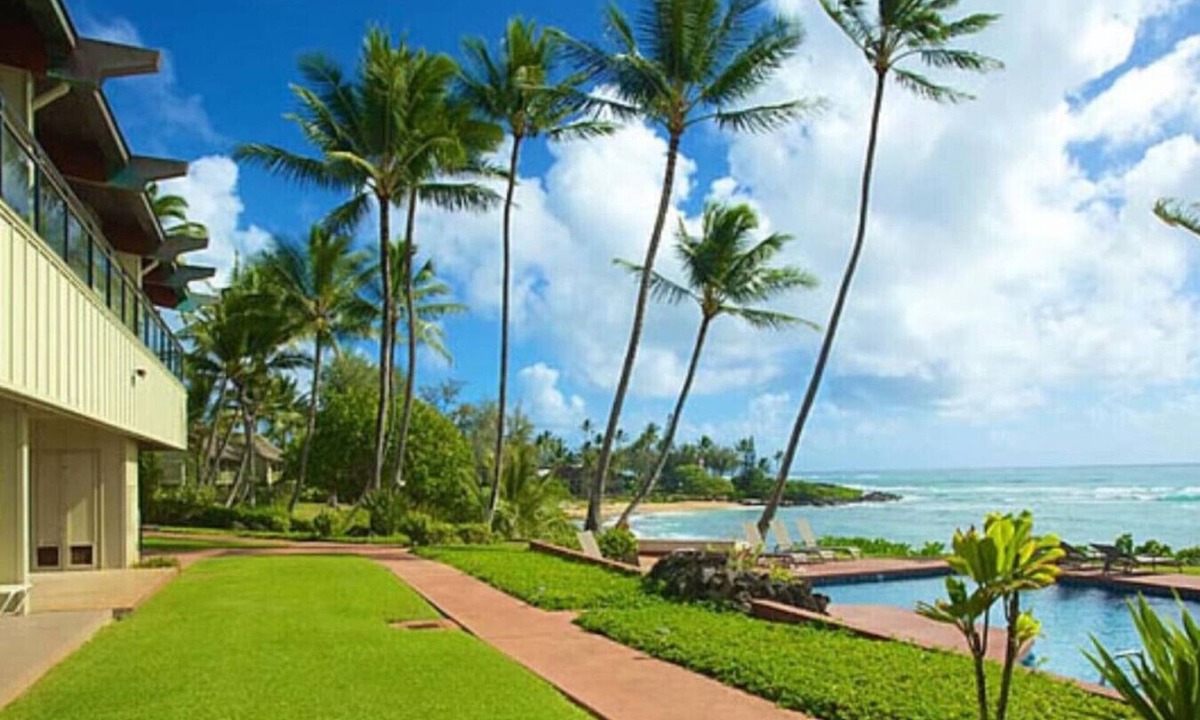 Wailua Condo | Luxury Gated Oceanfront Condo on Ground Floor
