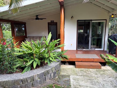 Discovery Harbour House | Mango Cabin ,Tropical Orchard Retreat South Point
