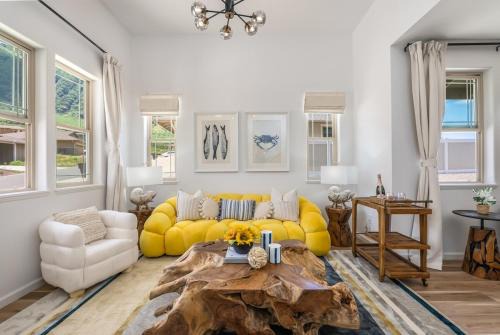 Makaha Valley House | Marbella Lane - 7BR home w Mountain Ocean Views