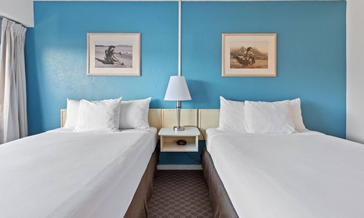 Kahului Hotel | Maui Escape | Harbor Views | Outdoor Pool | 4.7 mi to Maui Tropical Plantation