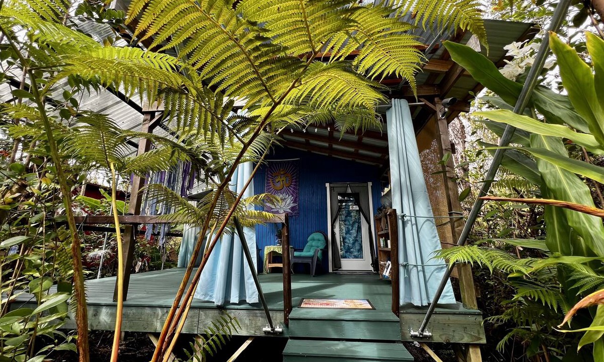 Eden Roc Cabin | Mermaid Lair Cabin with Volcano Alerts