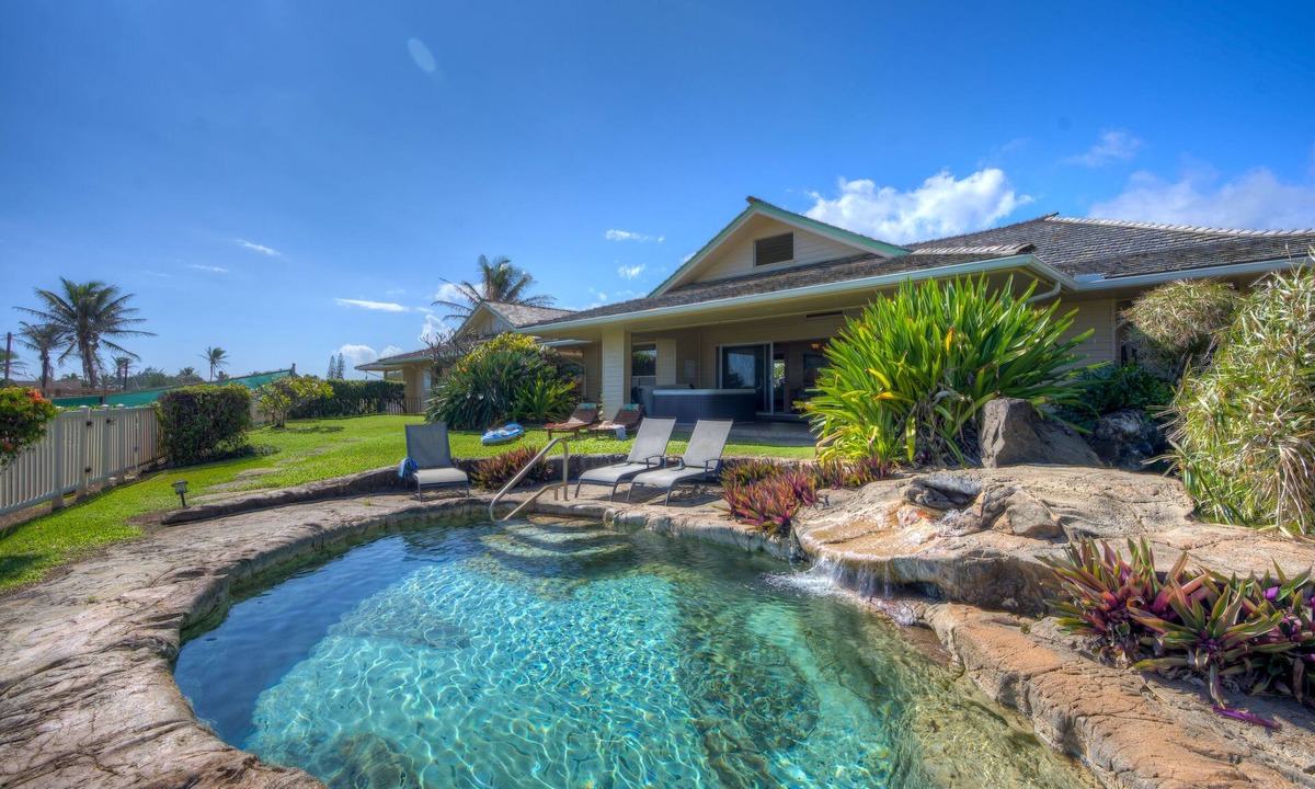 Kapaa House | Moana Kai Beach House - Oceanfront Kauaʻi Escape with Pool & Sunrise Views