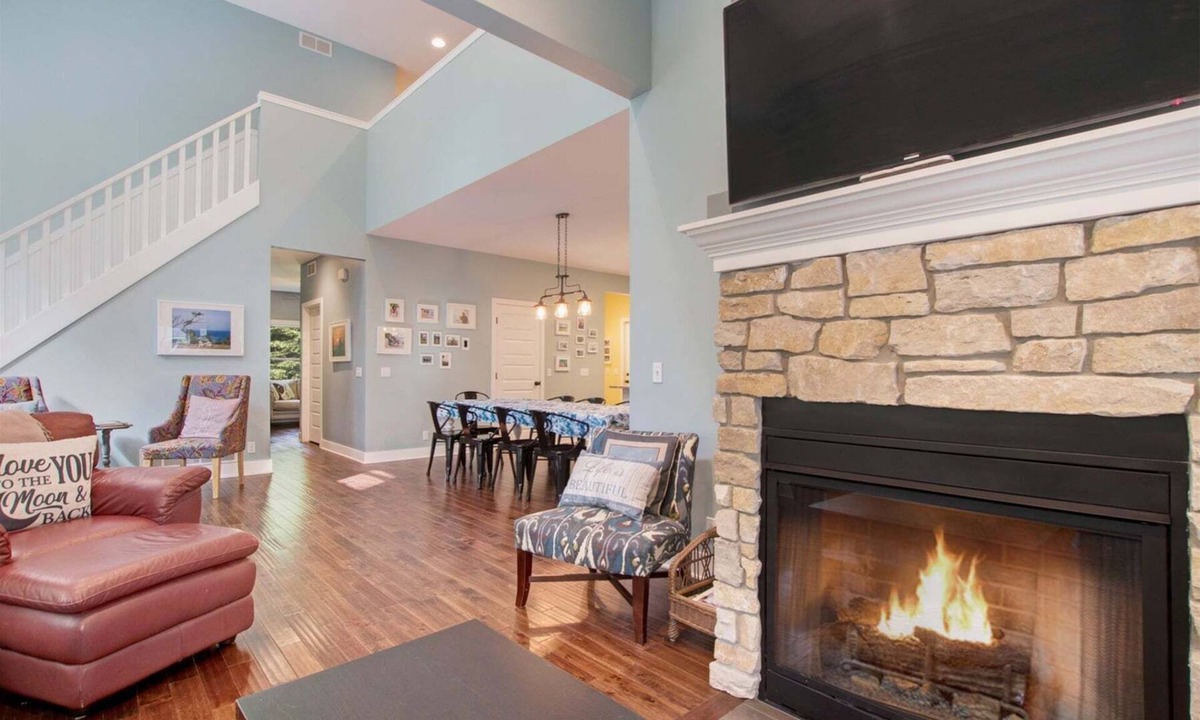 South Haven House | Murphy's Landing: Luxury Home w/Lake Michigan Access, Screen Porch & Fire Pit