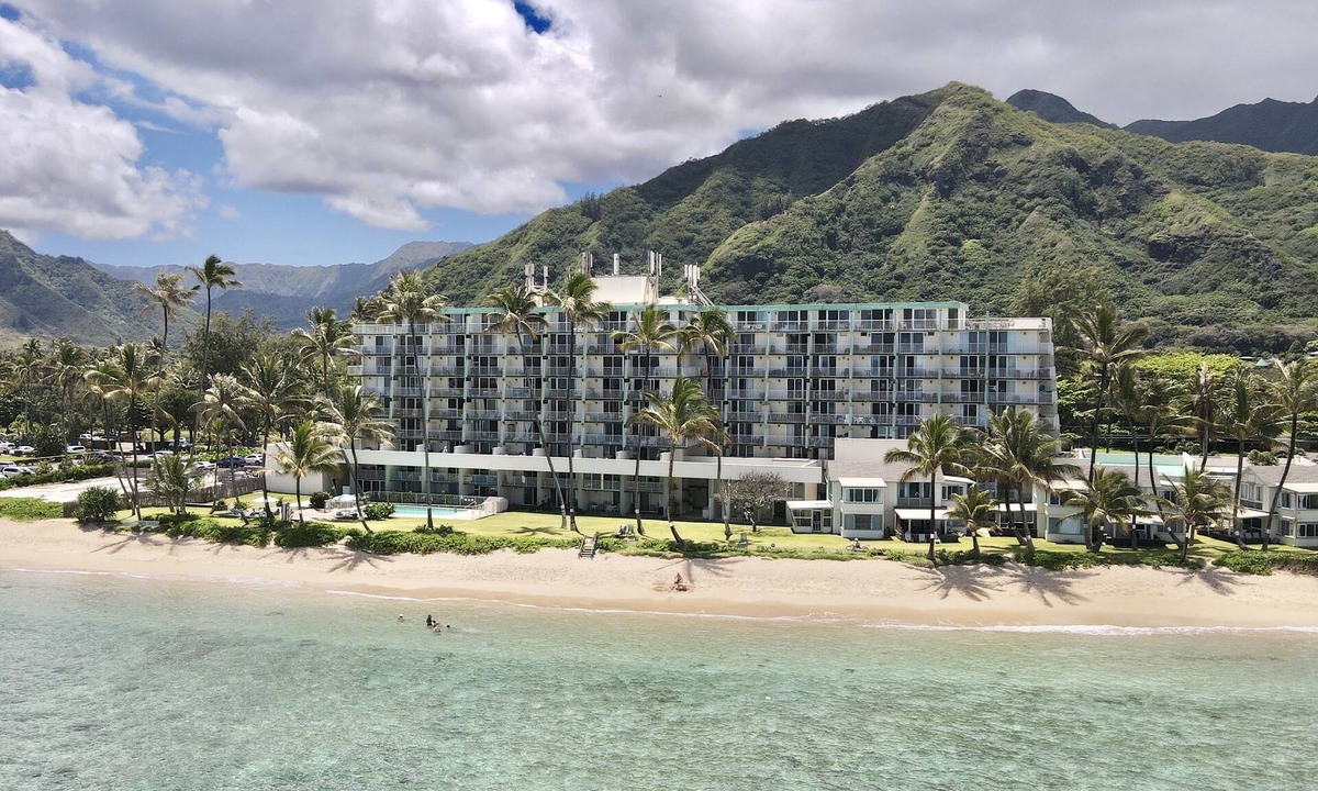 Punaluu Condo | North Shore getaway condo with pool