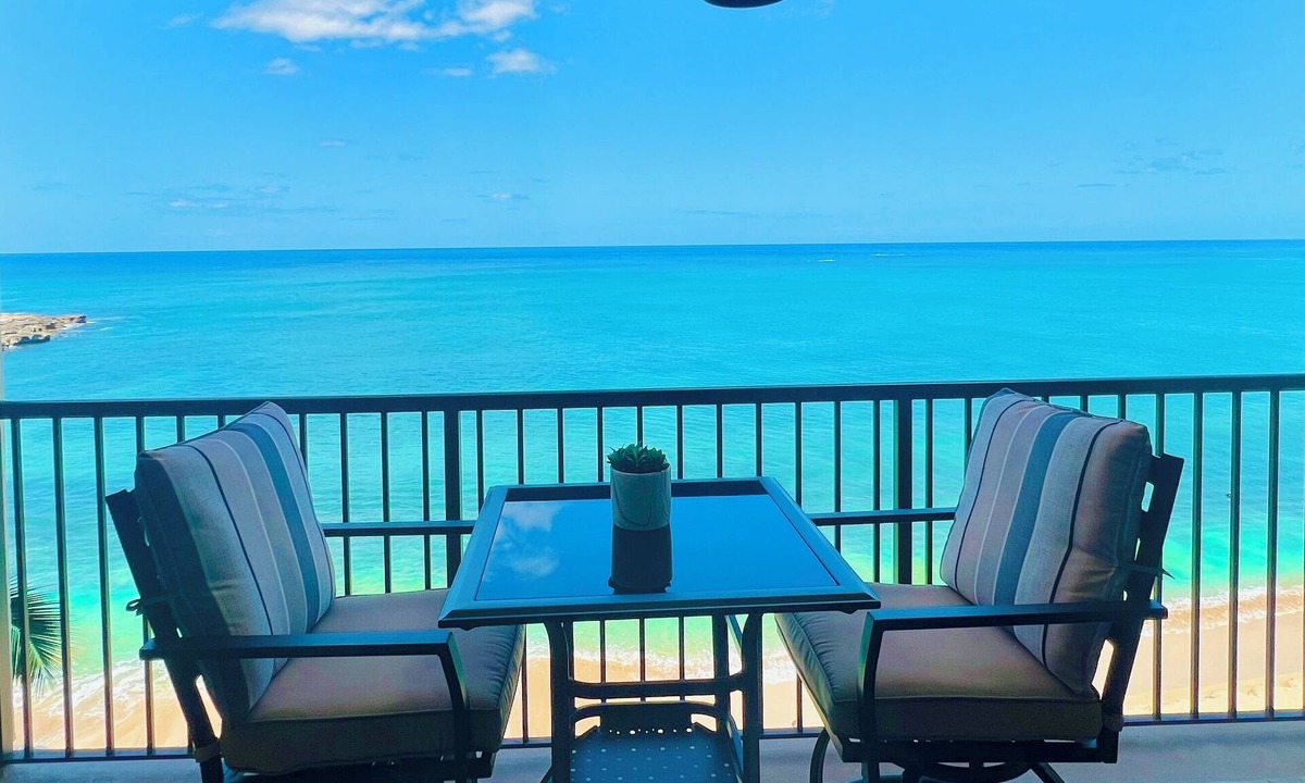 Makaha Condo | Ocean-Front Condo Semi-Private Beach Pool Hot Tub Tennis.Free Parking.