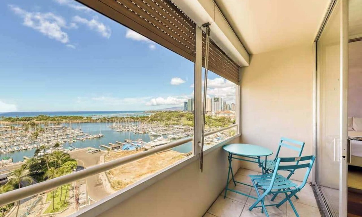 Waikiki Apartment | Ocean & Harbor Views, Walk to All of Waikiki
