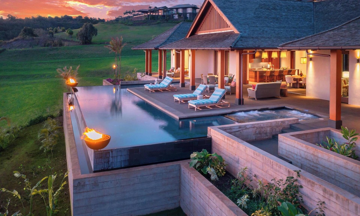 Poipu House | Ocean View Estate | Infinity Pool & Chef’s Kitchen | Hale Malie