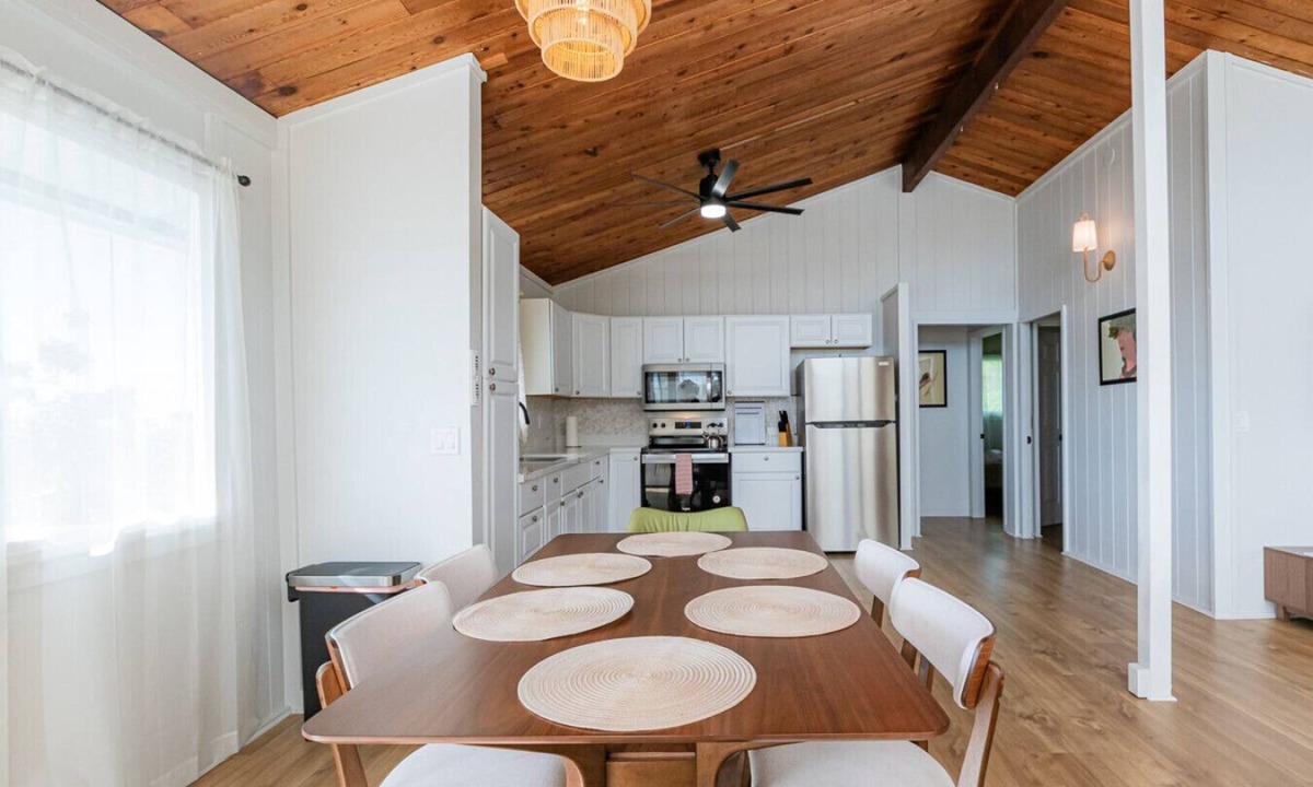 Kalaoa House | Ocean View Retreat Relax on Private Patio