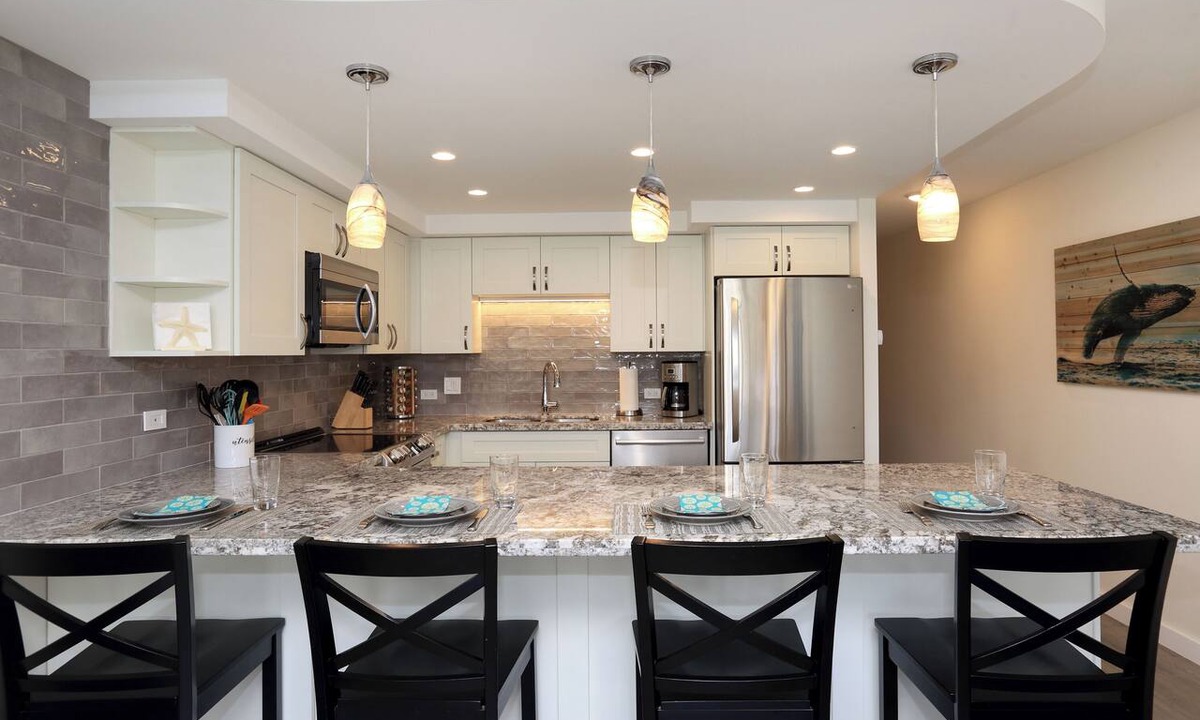 Kihei Condo | Oceanview, pickle ball, super clean Kamaole Sands