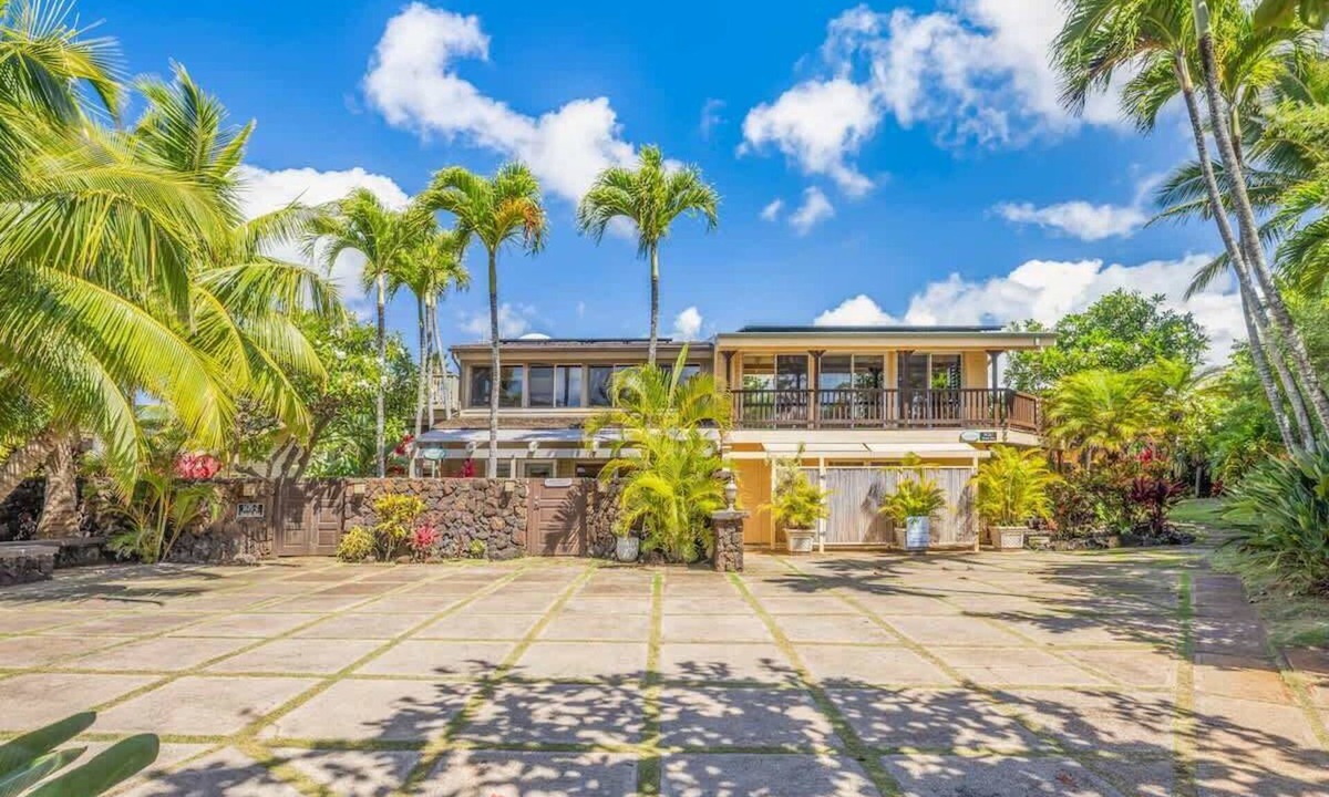 Poipu House | Ohana Retreat – Private Pool, Sleeps 28