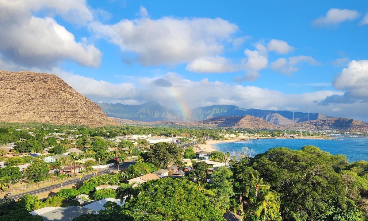Makaha Condo | Panoramic Ocean Views with Direct Beachfront Access + Pool & Hot Tub