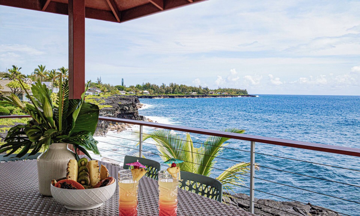 Keaau House | Paradise Ocean Vista- Absolute Oceanfront gorgeous views, A/C & laundry!