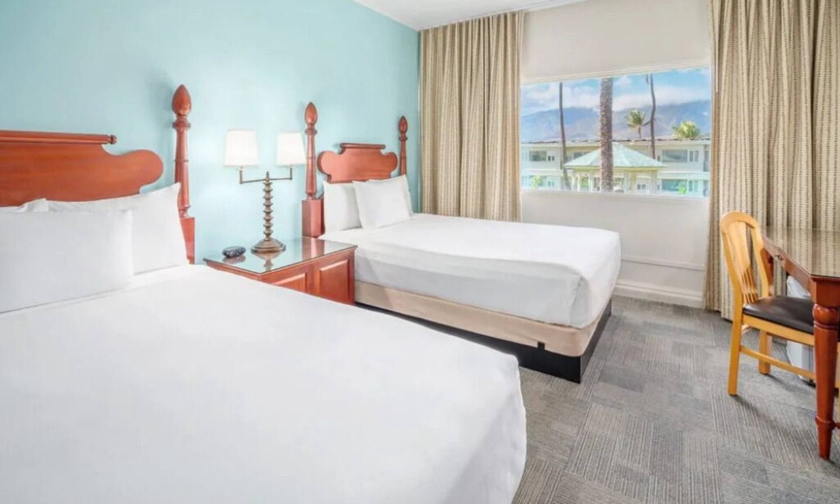 Kahului Hotel | Peaceful Getaway Near the Beach | 4 Comfortable Rooms with Outdoor Pool