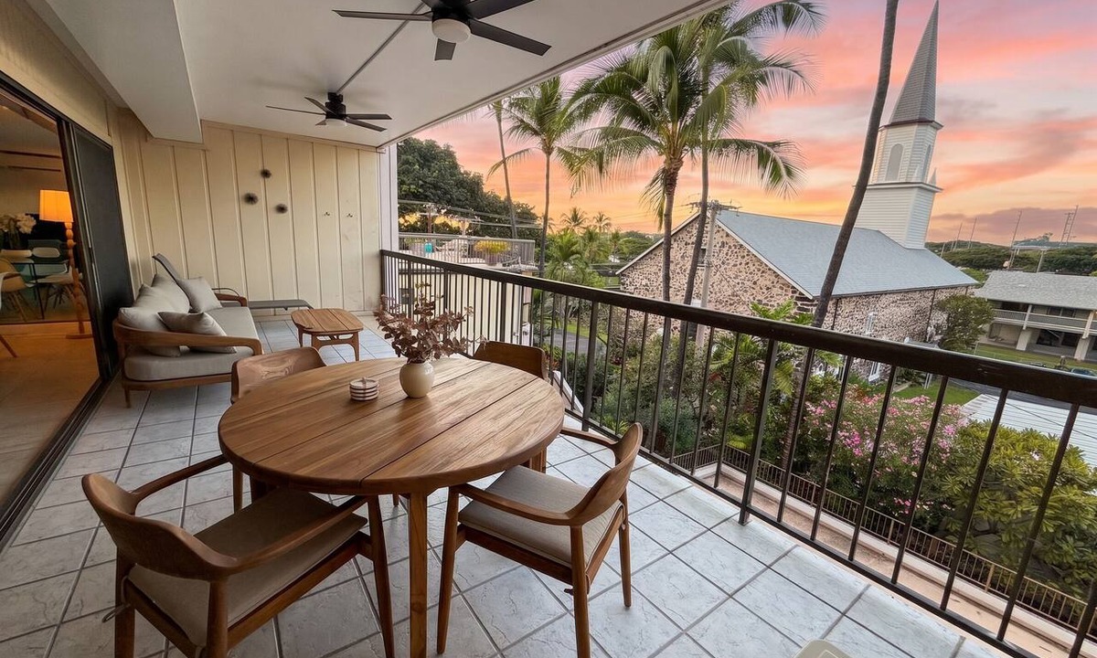 Historic Kailua Village Apartment | Peek-a-Boo Ocean View Condo in Kona - Walk to Beaches, Shops & Restaurants