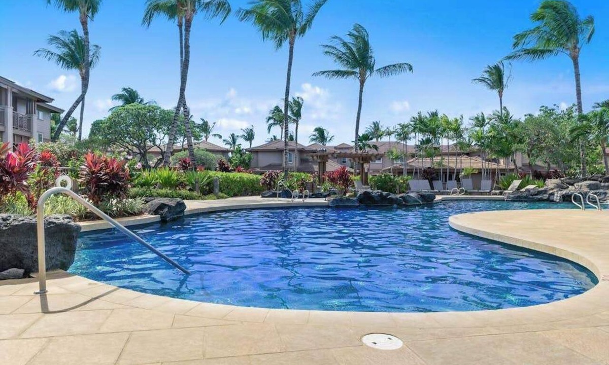 Waikoloa Villa | Plan a Golf Getaway Near the Beach with Pools & Fitness Facility