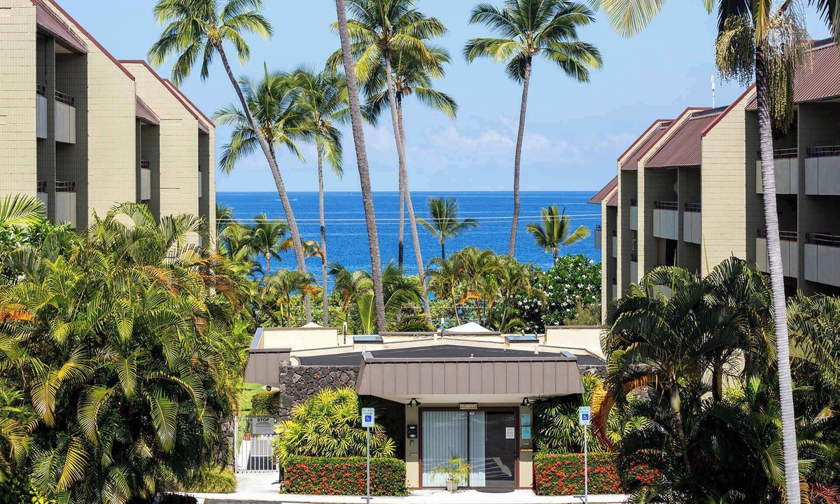 Kahaluu Bay Condo | Plumeria Hale | Enjoy On-site Amenities Galore!