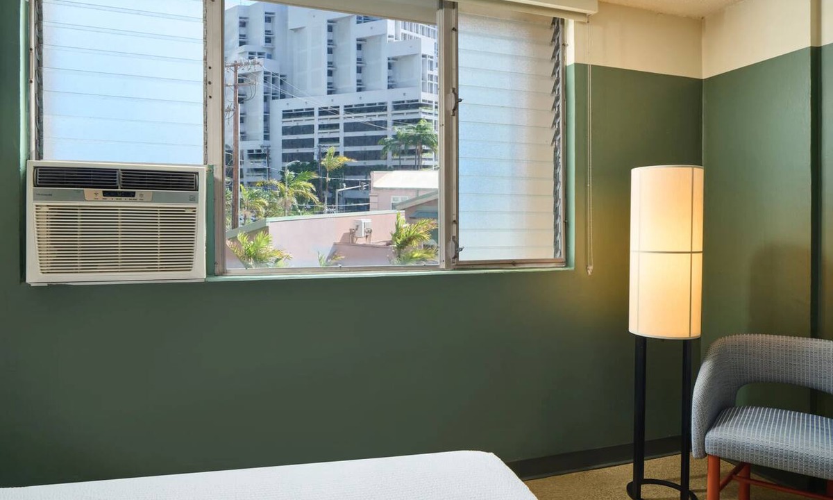 Ala Moana Hotel | Prime Location! 2 Welcoming Units with Onsite Pool Property
