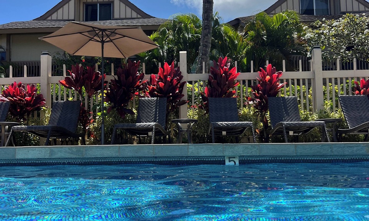 Princeville Condo | Princeville Delight! COLD A/C, Sleeps 4, Pool & Jacuzzi, Private Lanai & Space