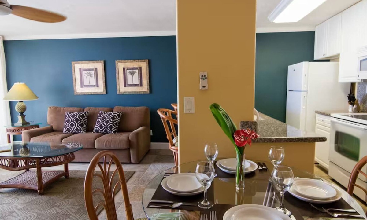 Historic Kailua Village Resort | Raintree Kona Reef, Hawaii Timeshare Rental