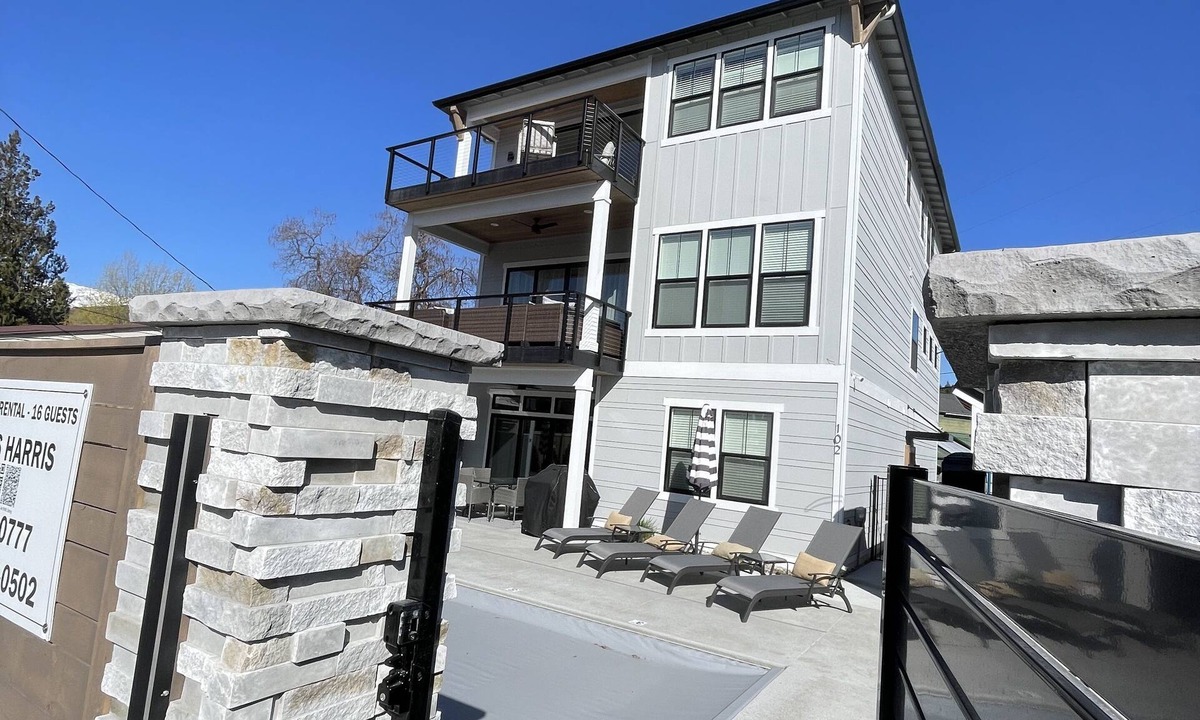 Wapato Point House | Rare Downtown Lake Home | Heated Pool | Sleeps Large Groups, Luxe new home - Private Saltwater pool