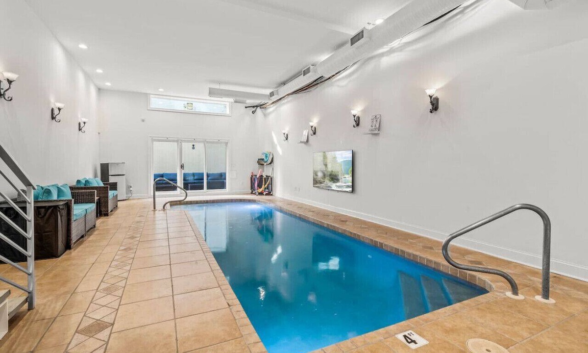 Southwark House | Rare Indoor Heated Pool + Philly Rooftop Deck