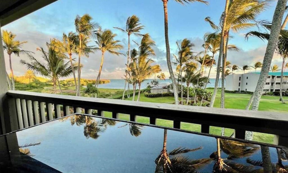 Ualapue Condo | Relax on a Shaded Lanai in an Ocean-View Condo with Pool & Cabana