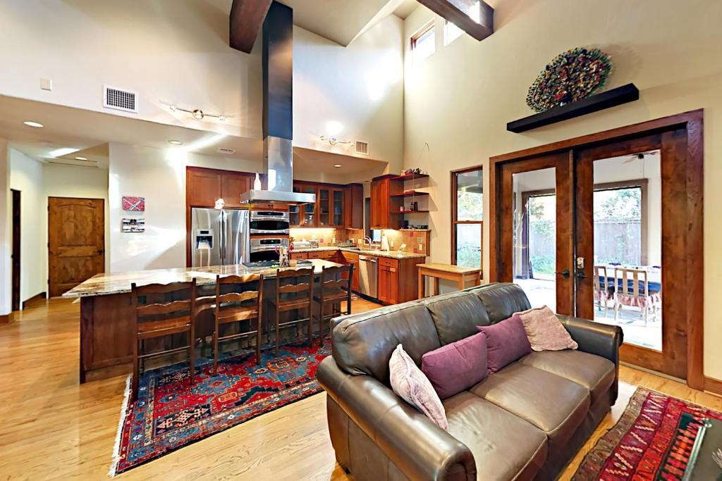 Travis Heights House | Relaxation Gem