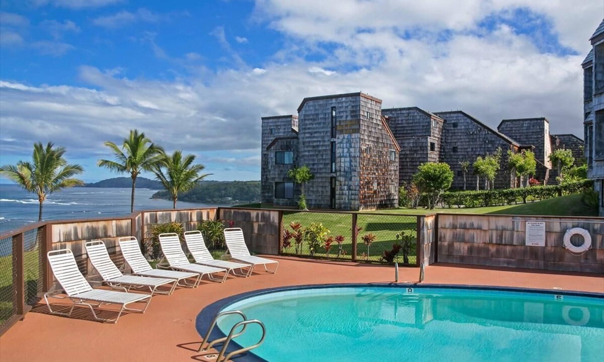 Princeville Villa | Sealodge H9 1 Bedroom Condo by RedAwning