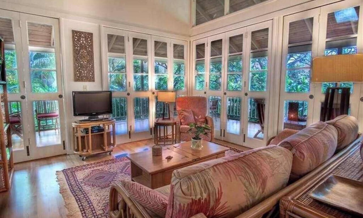 Maunaloa Condo | Secluded Molokai Corner Condo with Lanai, WiFi & Shared Pool