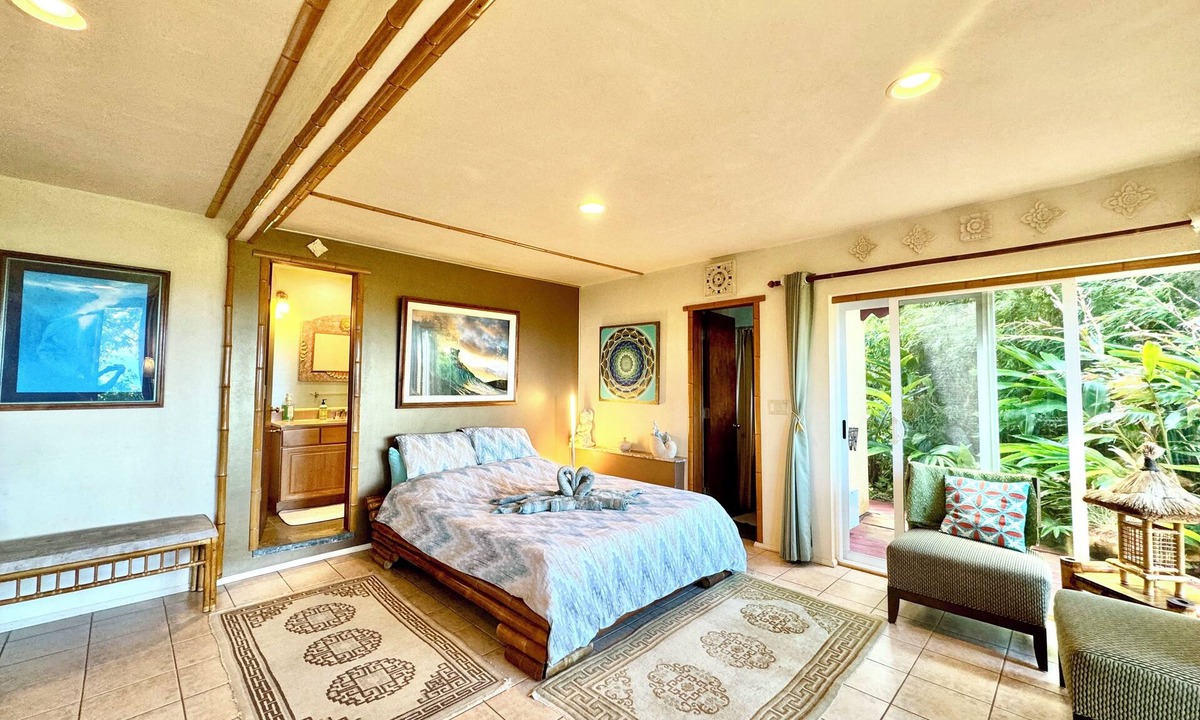 Haiku House | Serene Eco Retreat: Ocean Views, Waterfalls, and Scenic Trails!