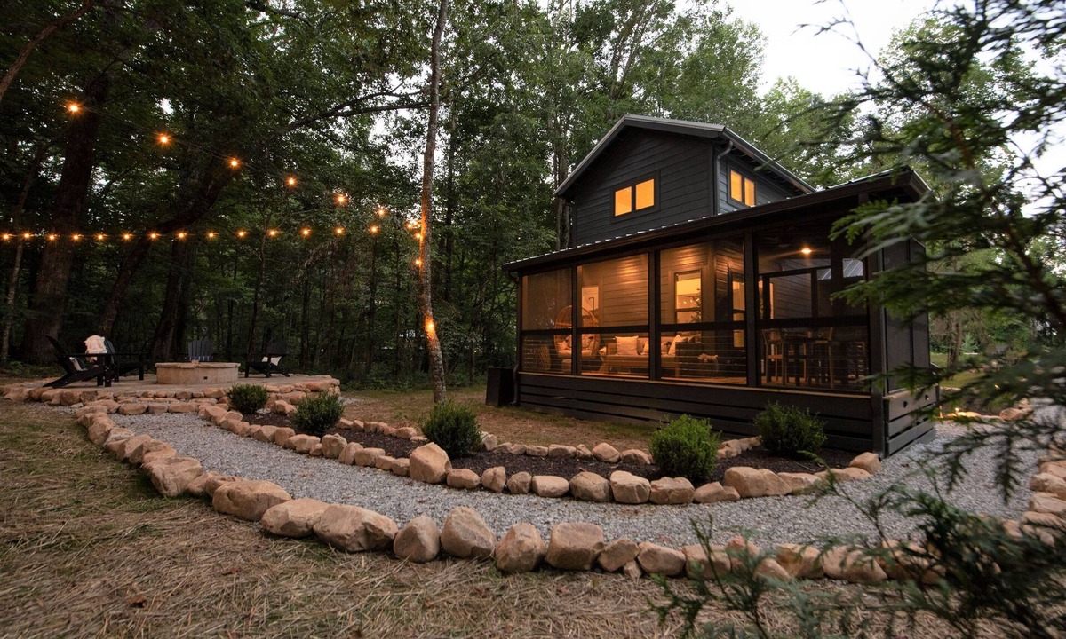 Monteagle House | Sewanee Caverns Waterfalls Hikes Tiny Basecamp