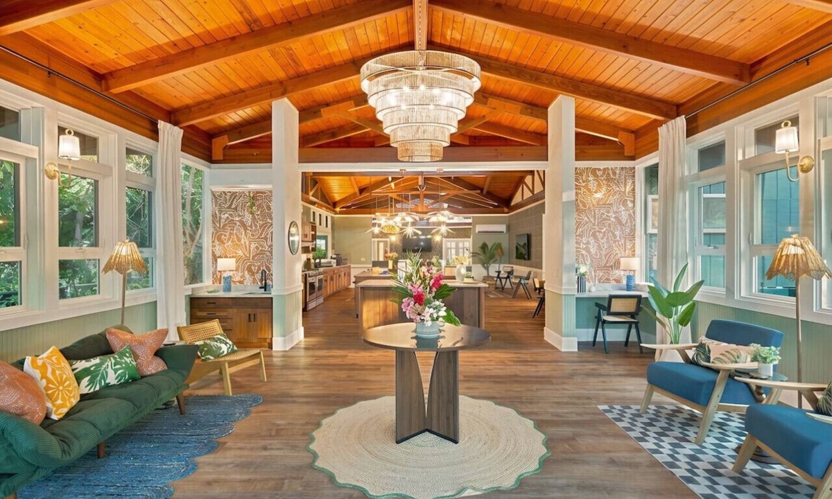 Keauhou House | Spacious Kona Retreat | Sleeps 17 | Game Room