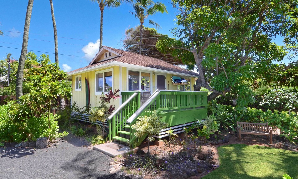 Wailua House | Summer Deal Kapaa 1BR Cottage Walk to Beach Shops and Dining