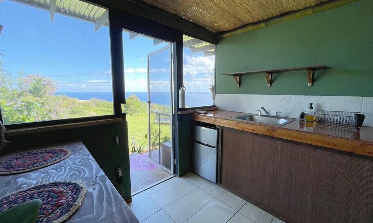 Papaaloa Cabin | Sunrise Farm Retreat Cabin - Farm Stay Hawaii
