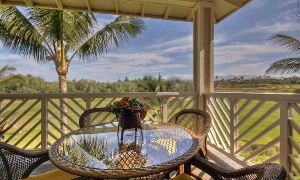 Waikoloa Condo | SUPER SALE AUG 24- SEP 2! Luxury Penthouse, Golf View, Gourmet kitchen, Sleeps 6