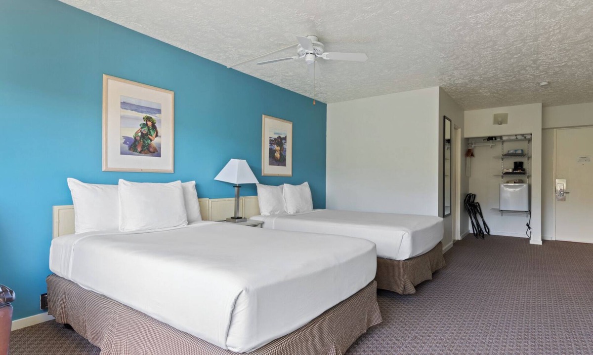 Kahului Hotel | Tropical Dream! Seaside Property, Outdoor Pool, Steps to Ho’aloha Park Beach!