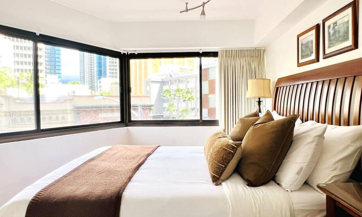 Downtown Honolulu Apartment | Urban Oasis in Honolulu: Comfort & Parking