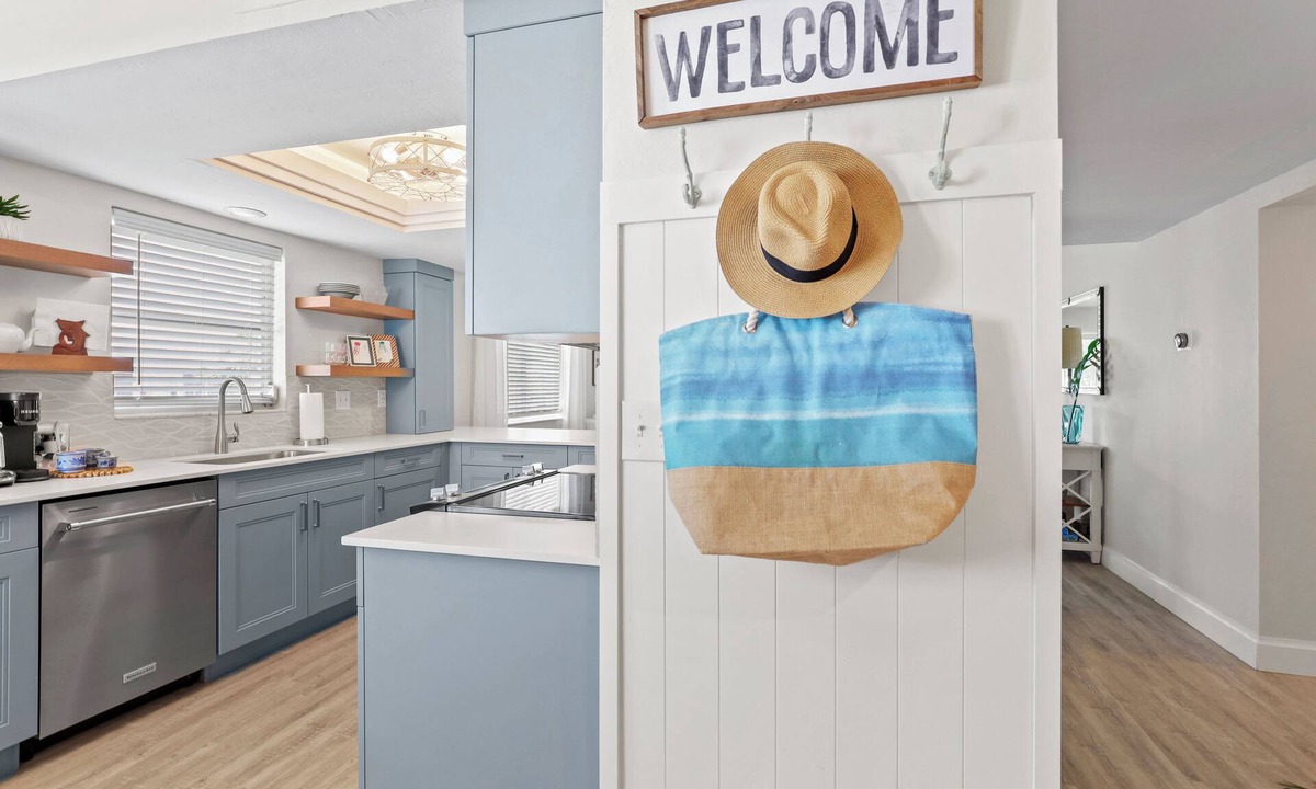 South Island Condo | WATERFRONT VIEW FORT MYERS BEACH CONDO WITH POOL AMENITIES - WALK TO THE BEACH