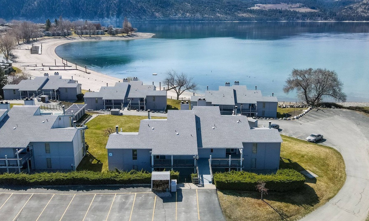 Wapato Point Condo | Yacinde B4 Waterfront Condo with Loft, Sleeps 6