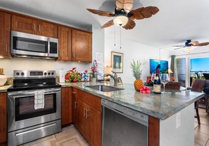 Alii Villas#127 DIRECT OCEANFRONT, GROUND FLOOR, 2 BEDROOMS, 2 BATHROOMS in Kailua Kona