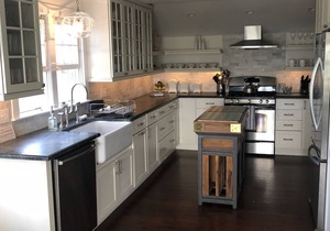 Beachfront, pristine, luxury cottage! in Nantucket