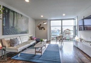 Central Modern Home with Rooftop in Seattle