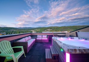 Downtown WP Villa 282 I Rooftop Hot Tub I Great Views I Activity Program in Winter Park