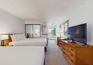 Main Street studio - pool & hot tub - walk to lifts, dog-friendly, third floor in Aspen