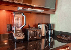 No Resort Fee Strip View Suite + Free Valet+ Pool in Las Vegas
