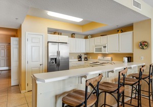 Oceanfront condo with WiFi, central AC, & shared pool and hot tub - great views in Navarre Beach