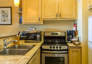 Oceanview Hana Kai Maui #202 - Lofted Studio, Panoramic View! 2 Queen Beds! in Hana