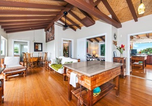 Penthouse Living in Beautiful Lanikai – 2 Bedrooms, 1 Bathroom, Ocean Views in Kailua