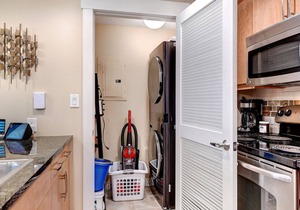 Ski In Out Condo 3425 I Huge Hot Tub I Great Views I Heated Garage I Discounted Attractions in Winter Park