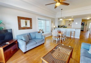 Spacious, bayfront villa w. community pool + fantastic views! in Tybee Island